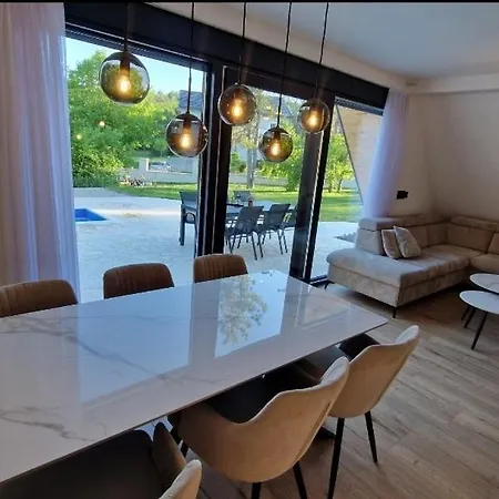 Pine Nest Semesterbostad Široki Brijeg