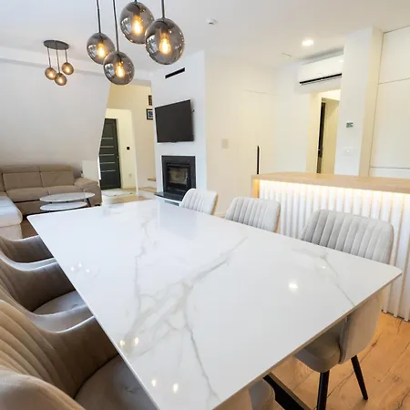 Pine Nest Vikendica *