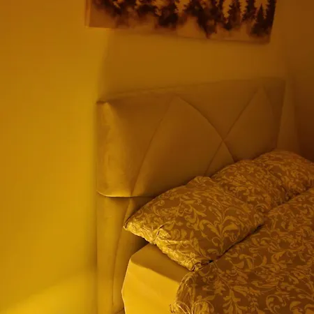 Pine Nest Vikendica *